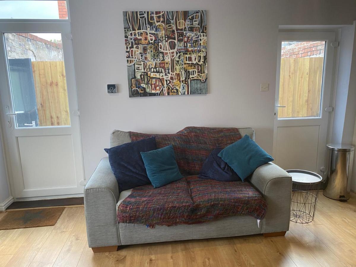 Lovely Coach House With Free Parking Cardiff Extérieur photo