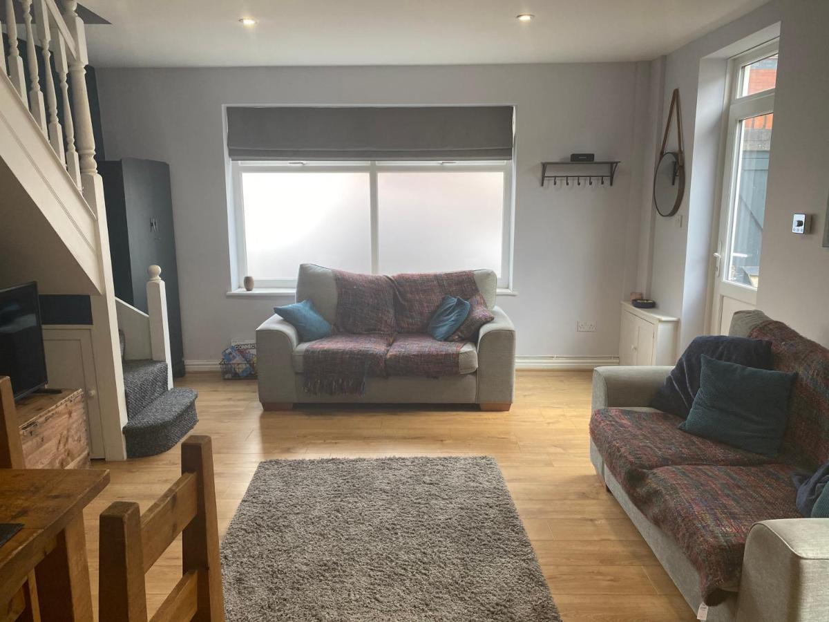 Lovely Coach House With Free Parking Cardiff Extérieur photo